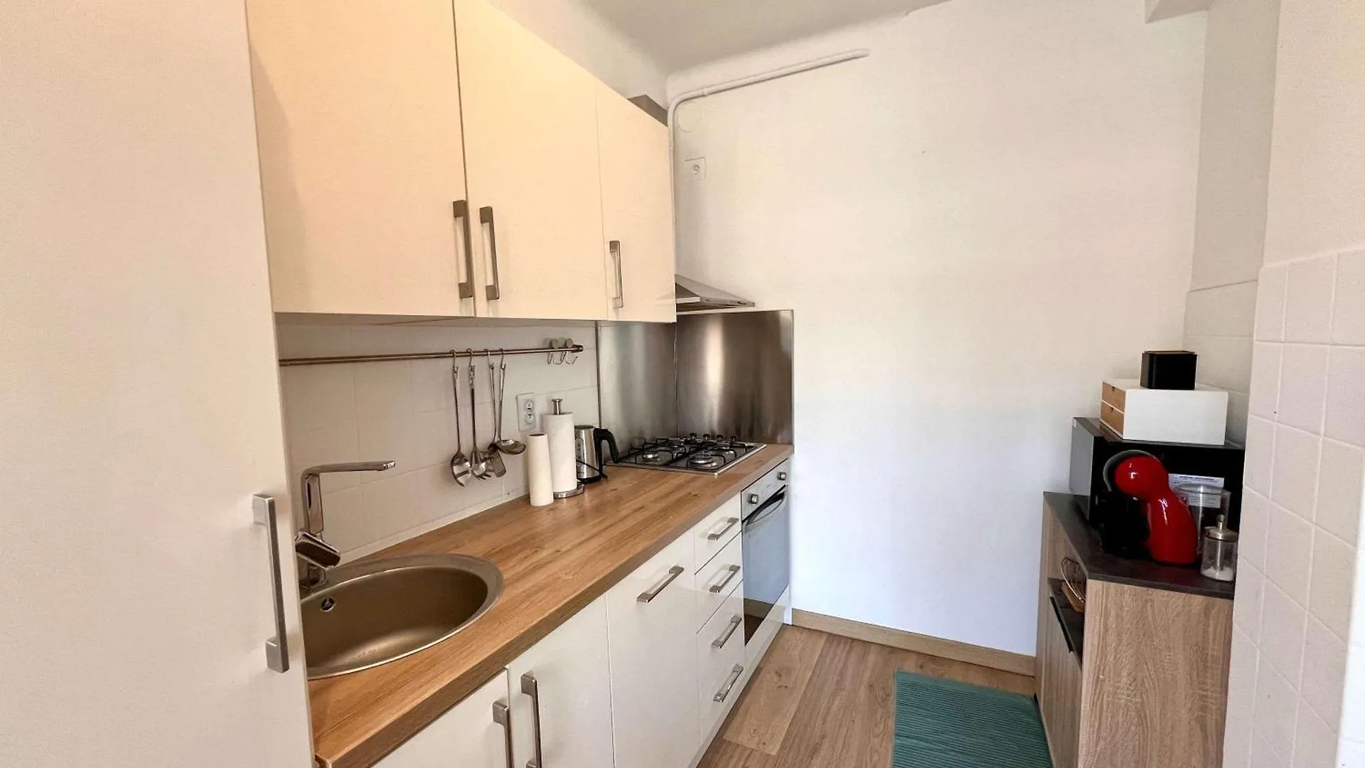 B030 Grand Studio Renove Spacieux Et Lumineux Le Cannet