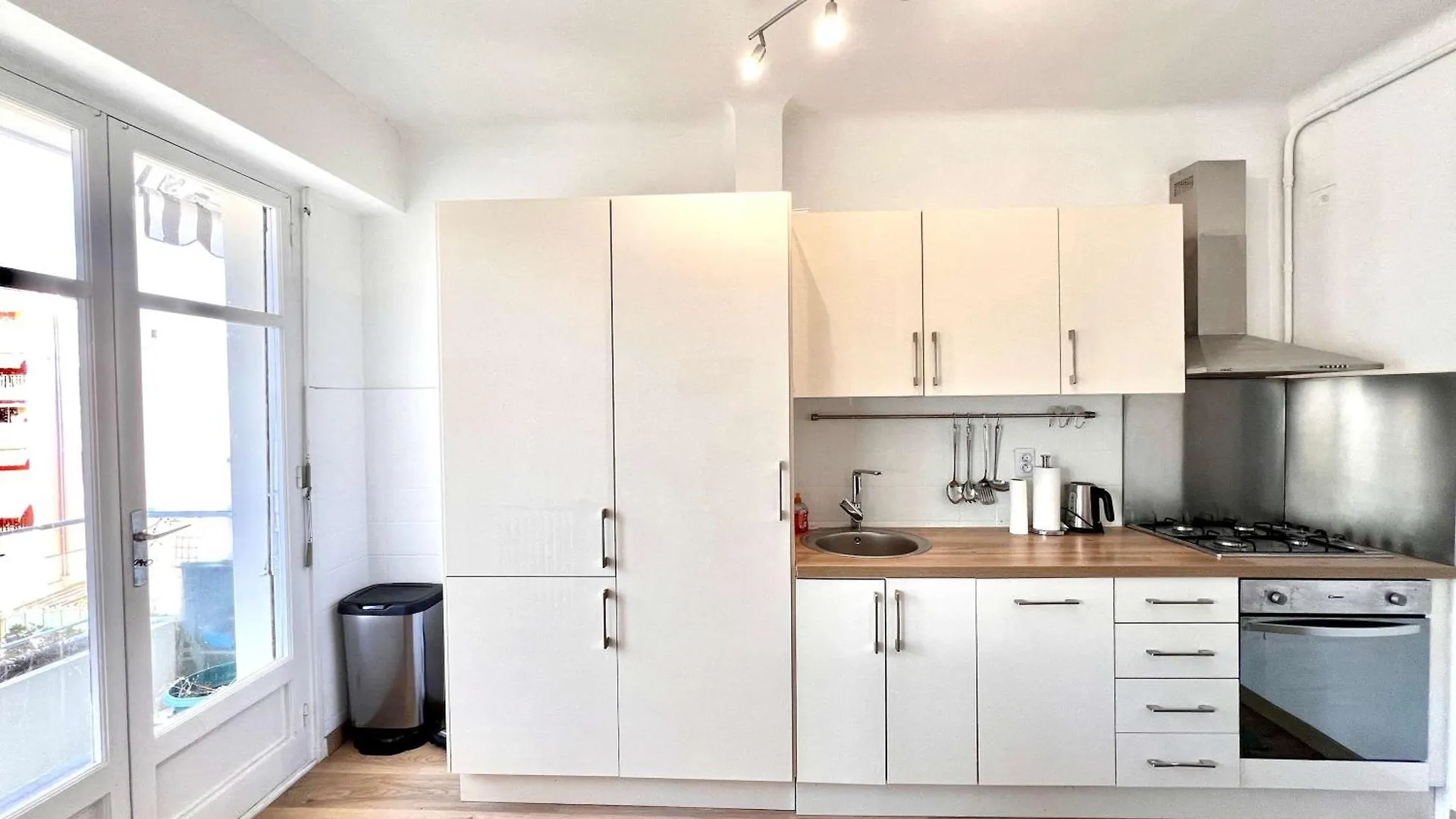 Apartament B030 Grand Studio Renove Spacieux Et Lumineux Le Cannet