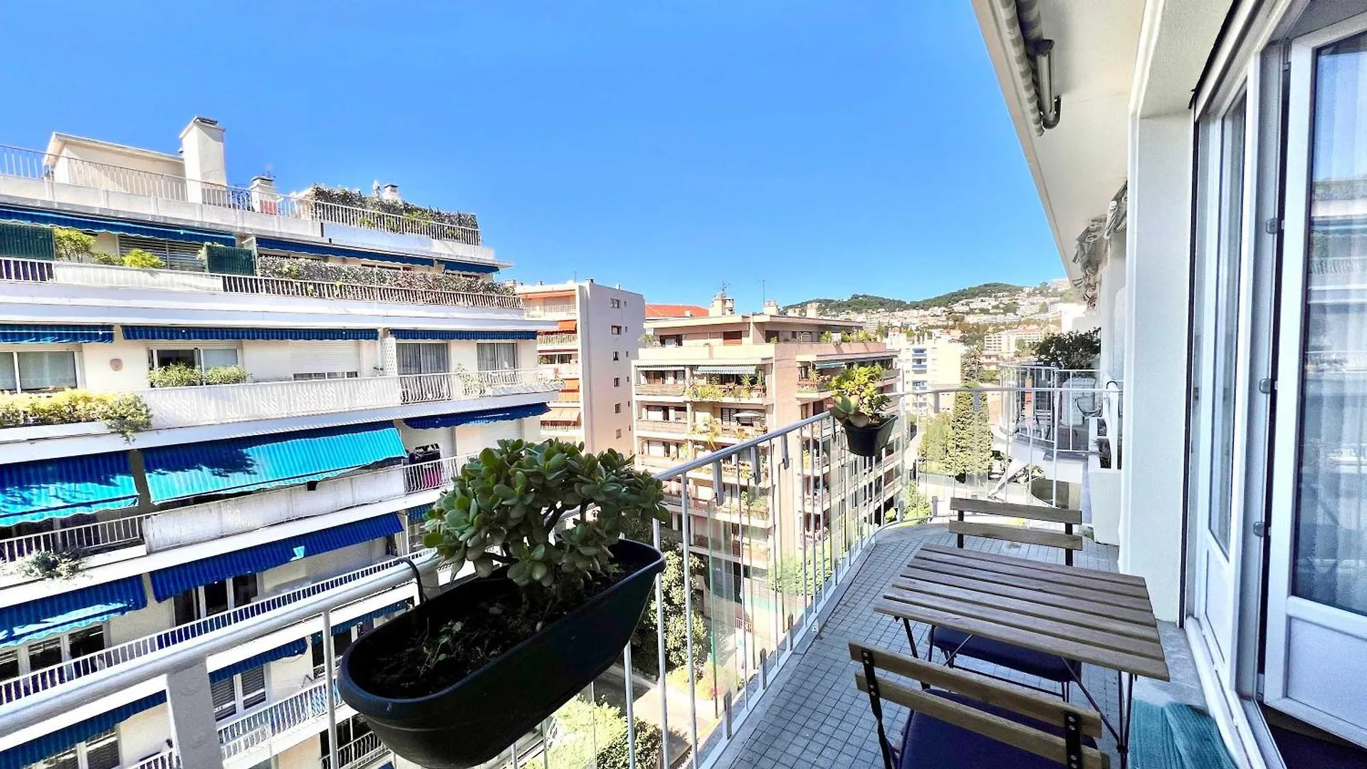 B030 Grand Studio Renove Spacieux Et Lumineux Le Cannet Apartament