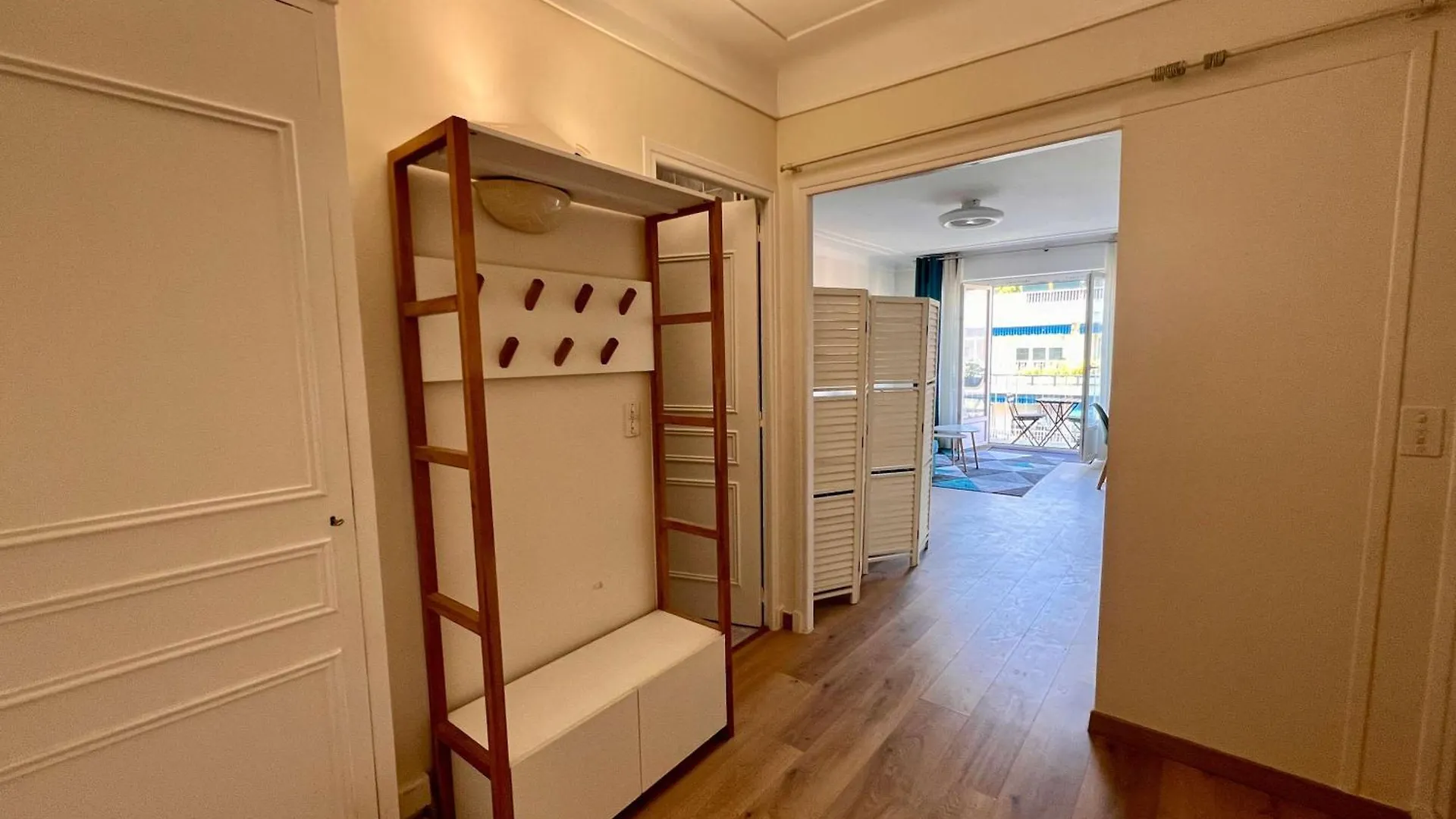Apartament B030 Grand Studio Renove Spacieux Et Lumineux Le Cannet